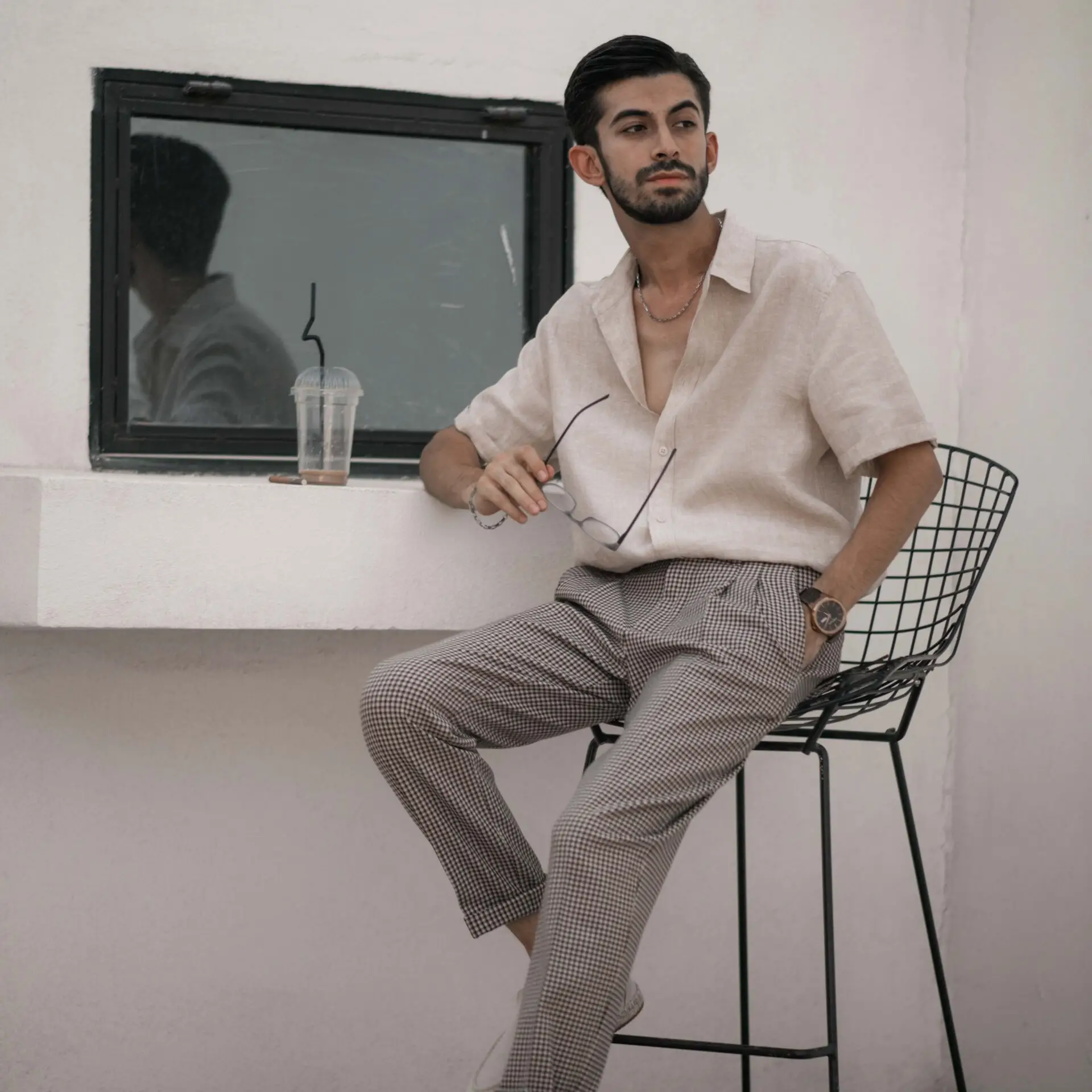 ژست عکاسی مردانه نشسته